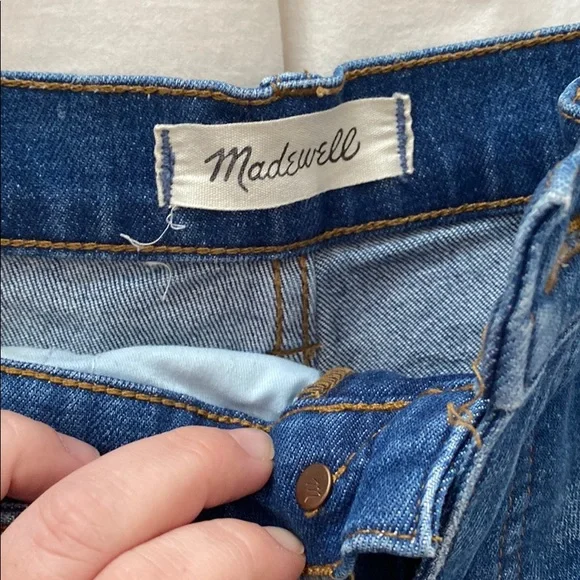 Madewell size 29 high rise denim shorts - Picture 2 of 4